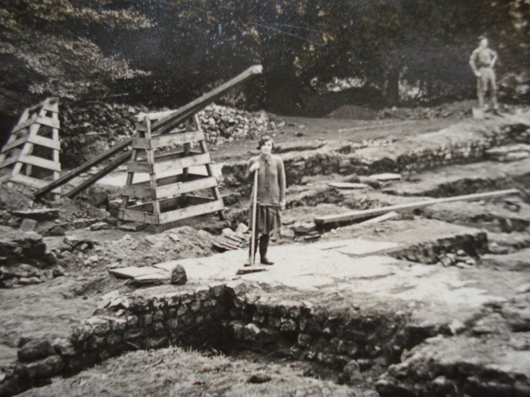 Tessa Verney Wheeler excavating