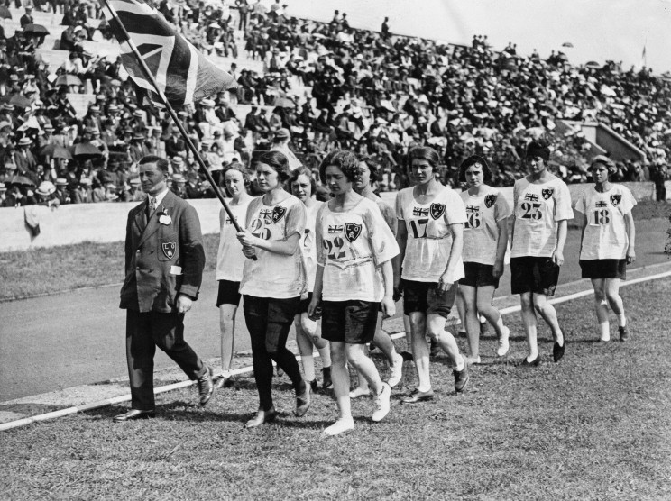 103699 WOMEN ATHLETES...