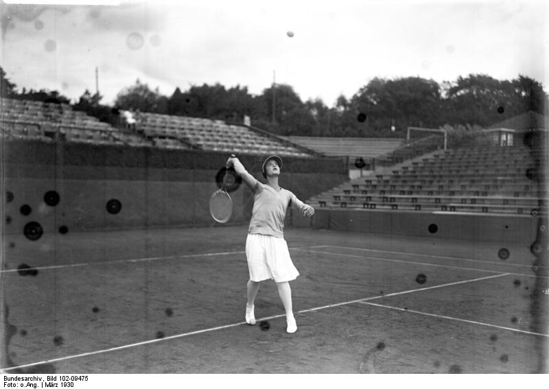 Cilly Aussem, March 1930.