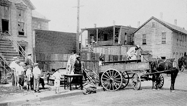 ChicagoRaceRiot_1919_wagon