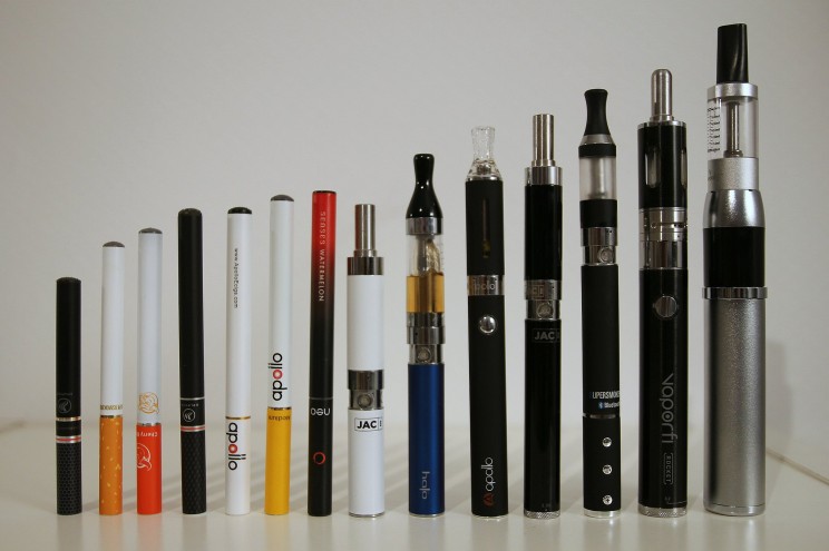 Different types of electronic cigarettes by Vaping360. CC BY 2.0 via Flickr.