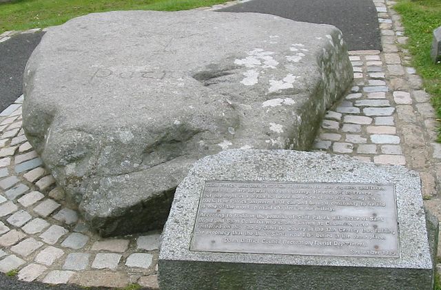 640px-Saint_Patrick's_grave_Downpatrick