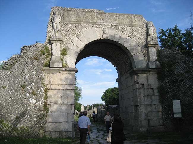 Saepinum Porta Bojano